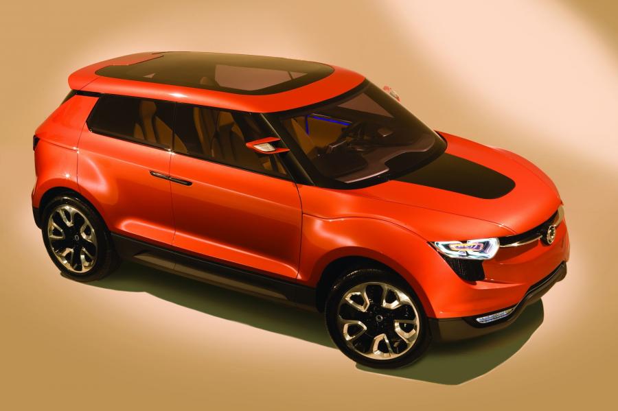  SsangYong XIV-1 Concept 2011 года  (фото 8 из 16)